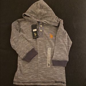 NWT. BOYS 4T LONG-SLEEVE SHIRT WITH HOOD